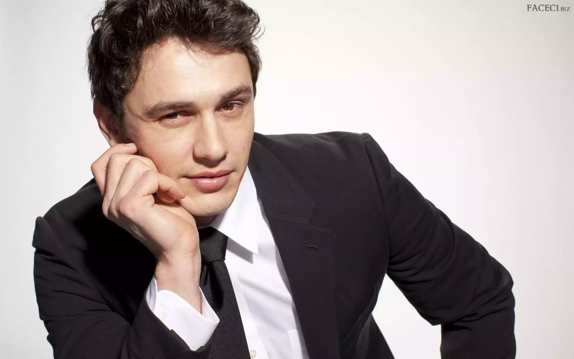 Krawat, James Franco, Garnitur